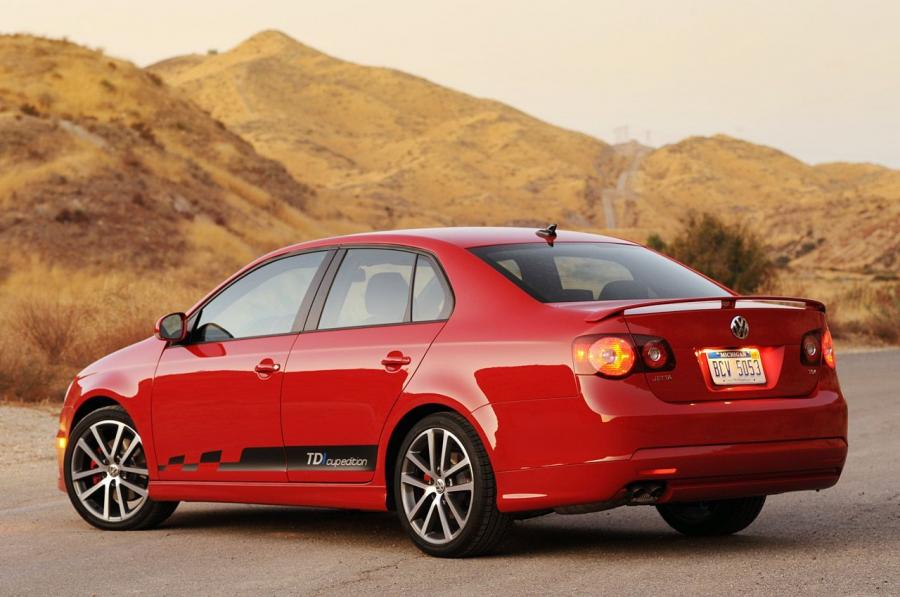  Volkswagen Jetta TDi Street Cup Edition 2010 года  (фото 35 из 41)